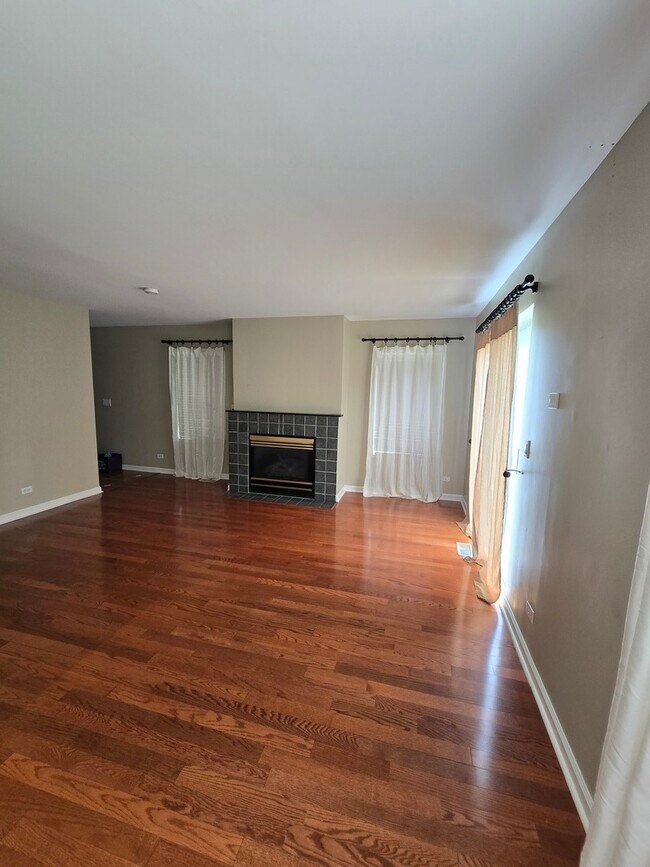 Foto del edificio - 443 Village Creek Dr