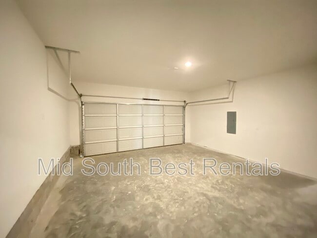 Foto del edificio - 84 Kelton Ln