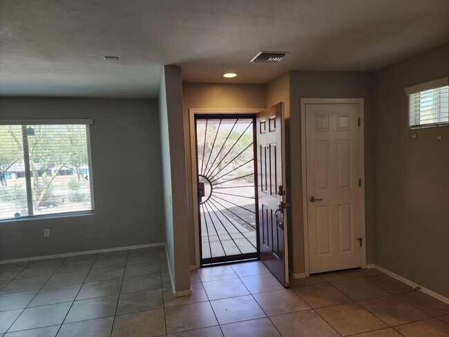 Foto del edificio - 5781 Cedar Ridge Rd