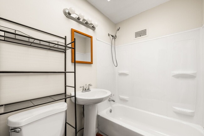 Photo - 1822 W Eleanor St (Philadelphia, PA) House
