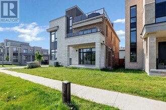 Building Photo - 3 Larkin Ln