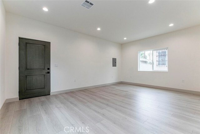 Building Photo - 8157 Varna Ave