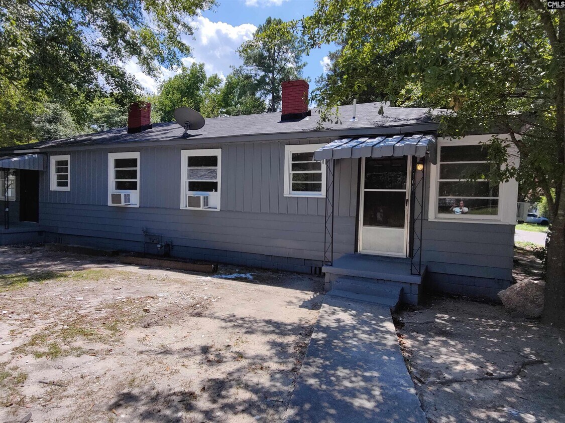 Primary Photo - 1100 Rumar St