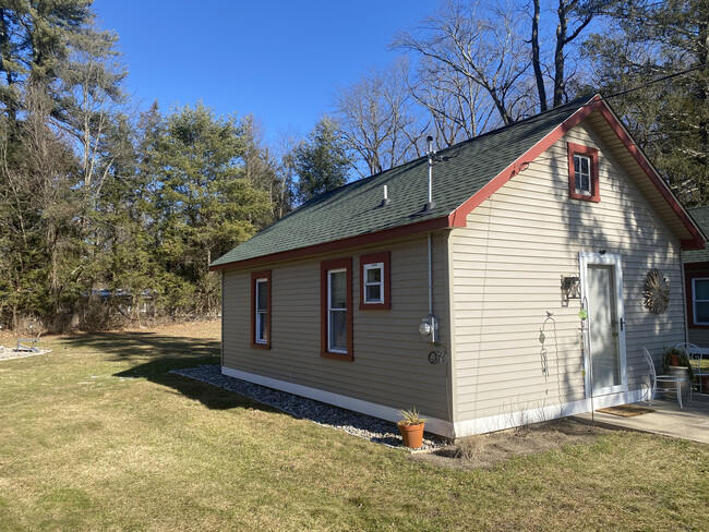 Building Photo - 4 Guiliano Dr