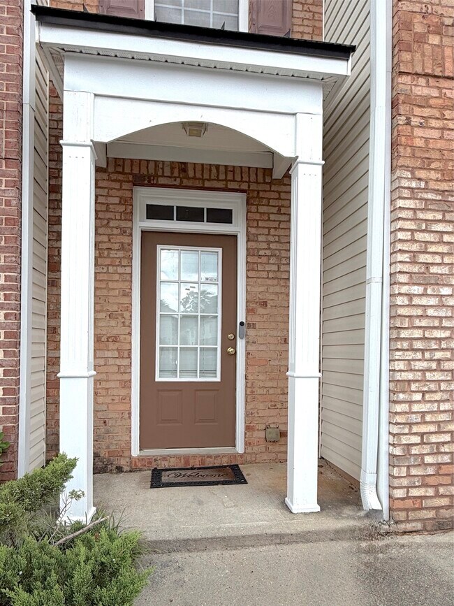 Foto del edificio - 3845 Grovemont Pl