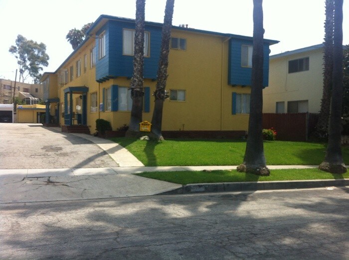 Primary Photo - 830 Austin Ave