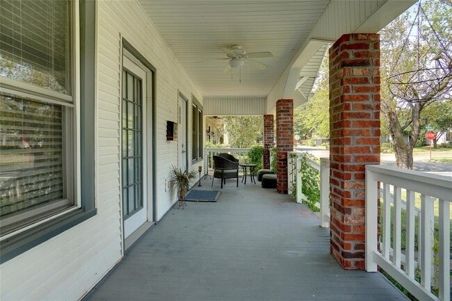 Building Photo - 2419 Madera St