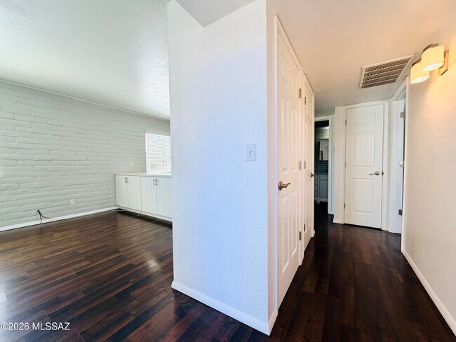 Foto del edificio - 8450 E Old Spanish Trail