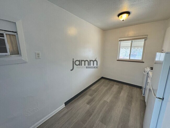 Building Photo - 4201 Rocky River Dr