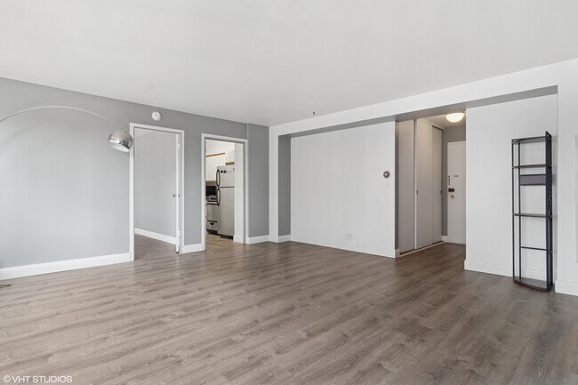 Foto del edificio - 850 N Dewitt Pl