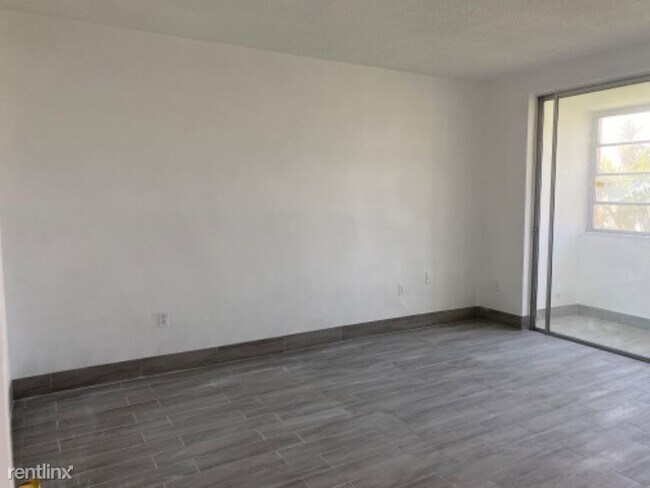Foto del edificio - 1591 NE Miami Gardens Dr