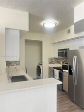 Building Photo - 987 SW 37th Ave