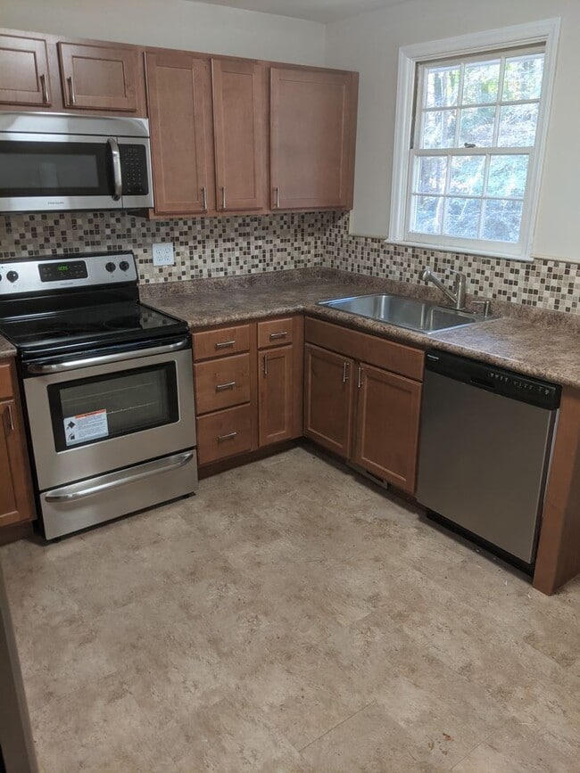 Photo - 529 Hillsborough St House