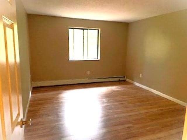 Foto del edificio - 1375 Bodwell Rd