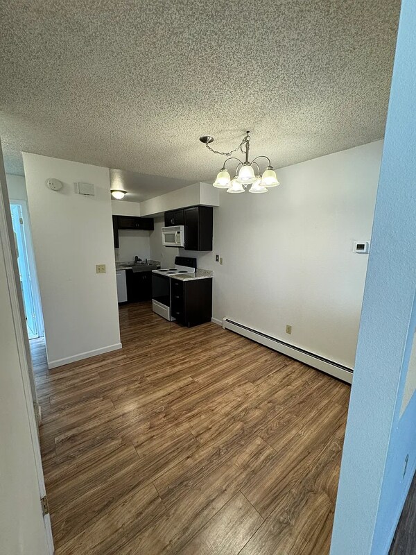 Building Photo - 1131 Willow Bend Cir