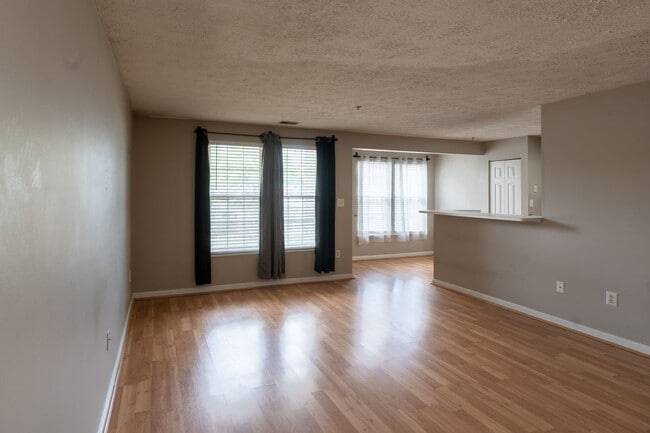 Building Photo - 689 Winding Stream Way