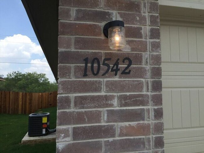Building Photo - 10542 Goose Way