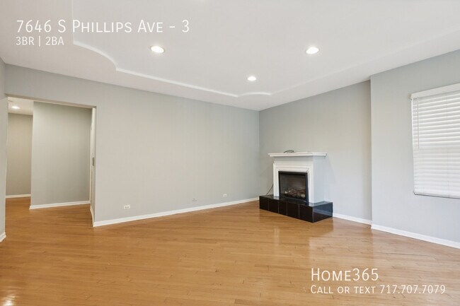 Building Photo - Must-see 3 Bedroom Multi-Family - Ready fo...
