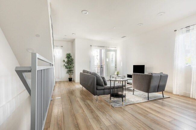 Foto del edificio - 1233 West 39th Street