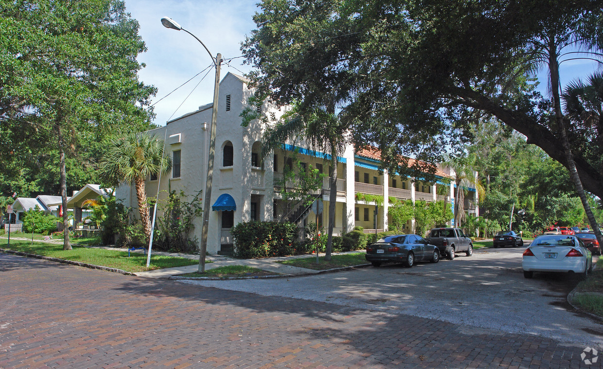 Building Photo - El Marisol