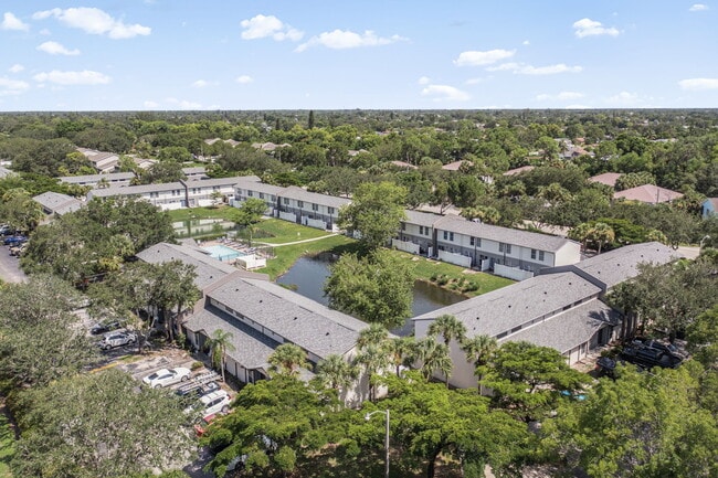 Building Photo - Terrace at Naples Townhomes