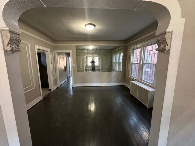 Dining Room - 2952 Sturtevant St