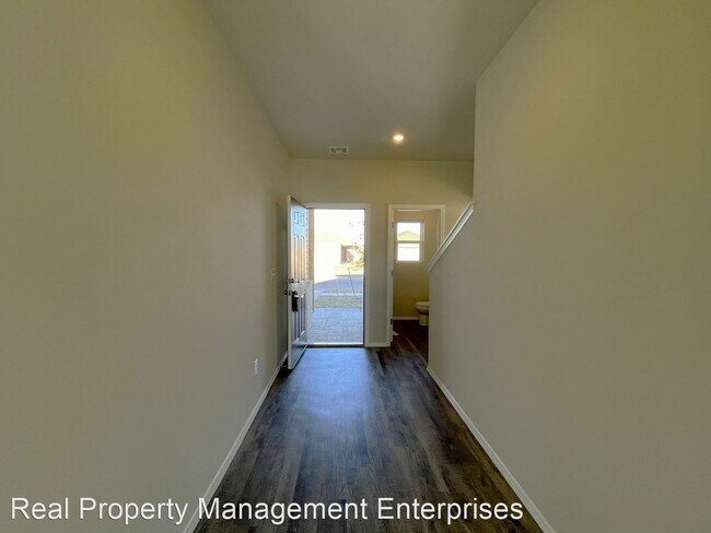 Building Photo - 4 br, 3 bath House - 12012 SW 31st St