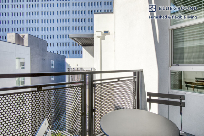 Building Photo - 1111 Wilshire Blvd