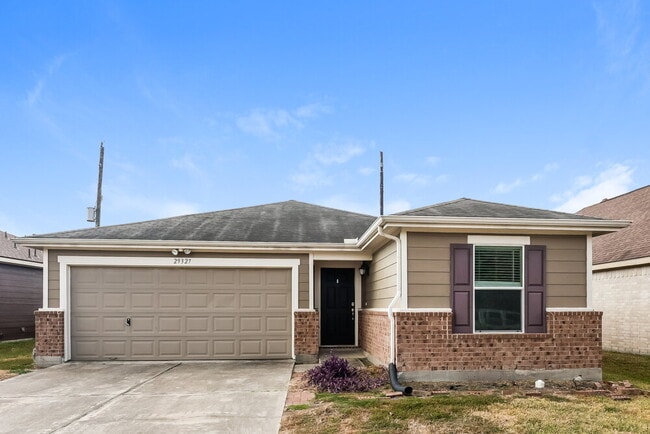 Building Photo - 29327 Legends Green Dr