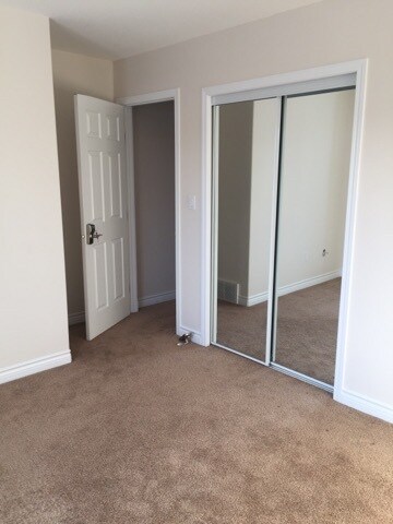 Building Photo - 3 Bed 2 Bath Unit in Fort Mcmurray, AB