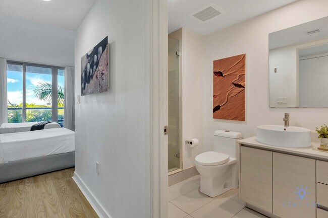 Foto del edificio - 2602 E Hallandale Beach Blvd