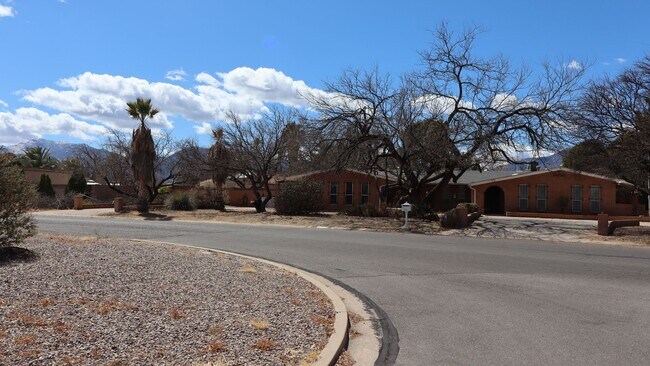 Foto del edificio - 1810 Town and Country Dr
