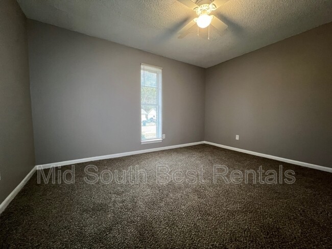 Building Photo - 5279 Cedar Bluff Dr