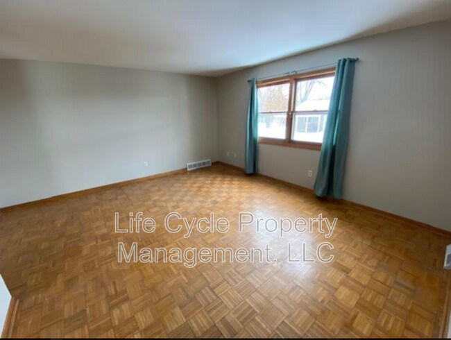 Foto del edificio - 4321 Dawes Ct SE