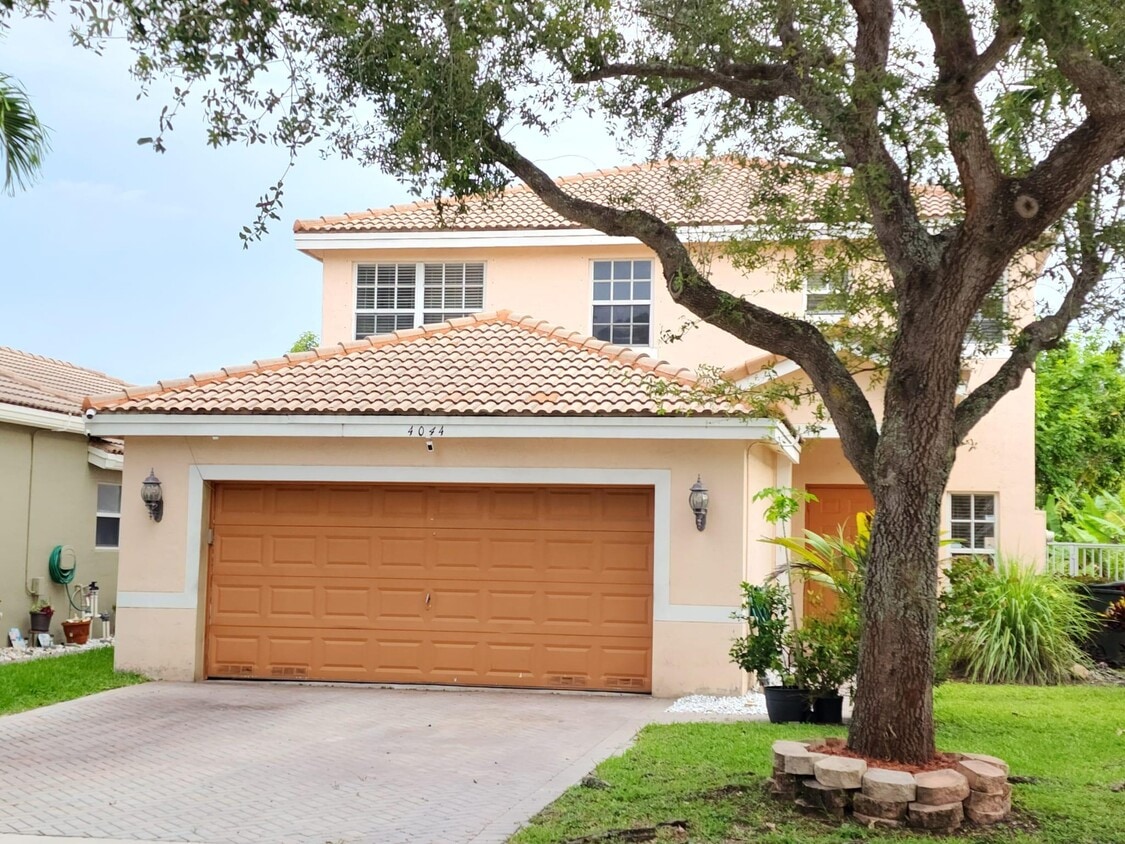 4044 Crescent Creek Dr, Coconut Creek, FL 33073 House Rental in