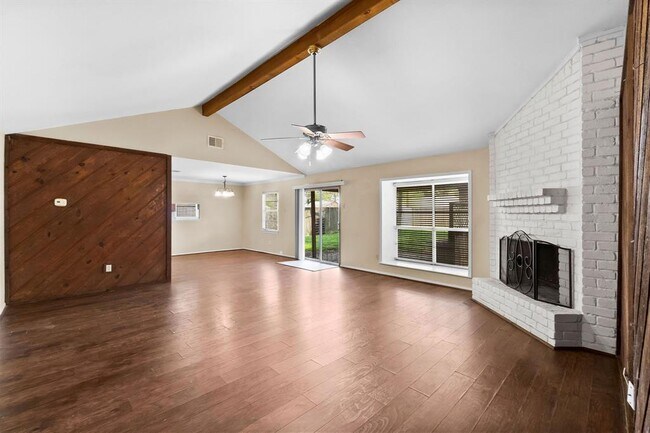 Foto del edificio - 29010 Elmwood Dr