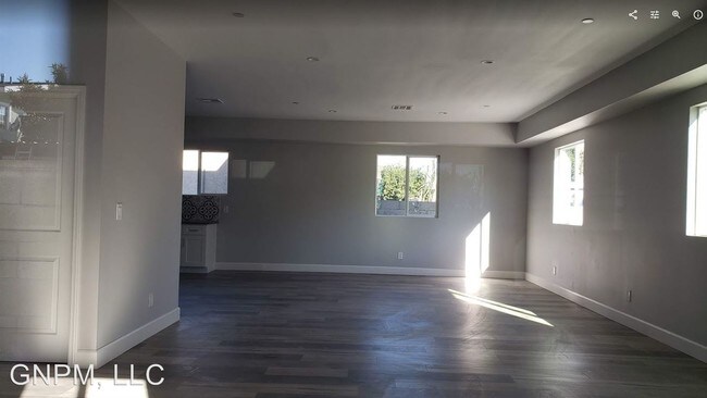 Foto del edificio - 9539 Holmes Ave