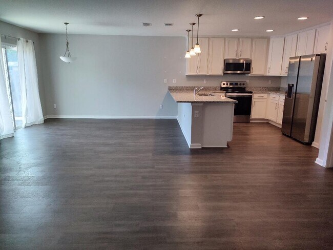 Open space - 12196 Calais St