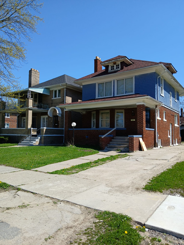 Primary Photo - 2911 Tuxedo St