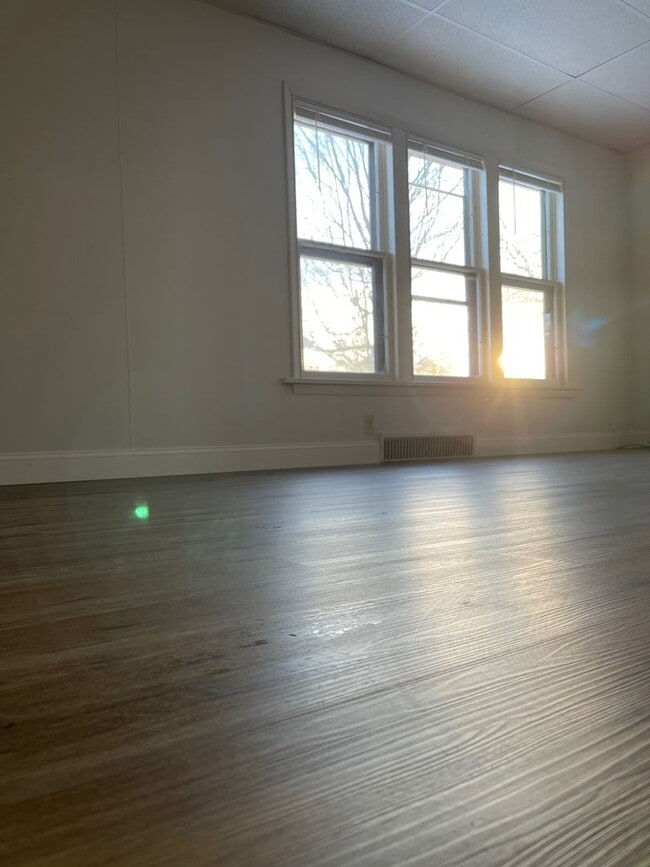 Foto del edificio - 112 S Franklin St