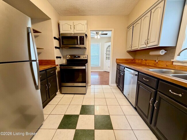 Foto del edificio - 2632 Alanmede Rd