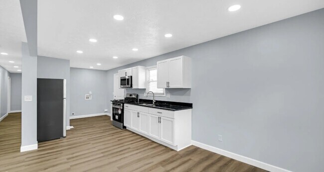 Foto del edificio - 3106 N Harding St