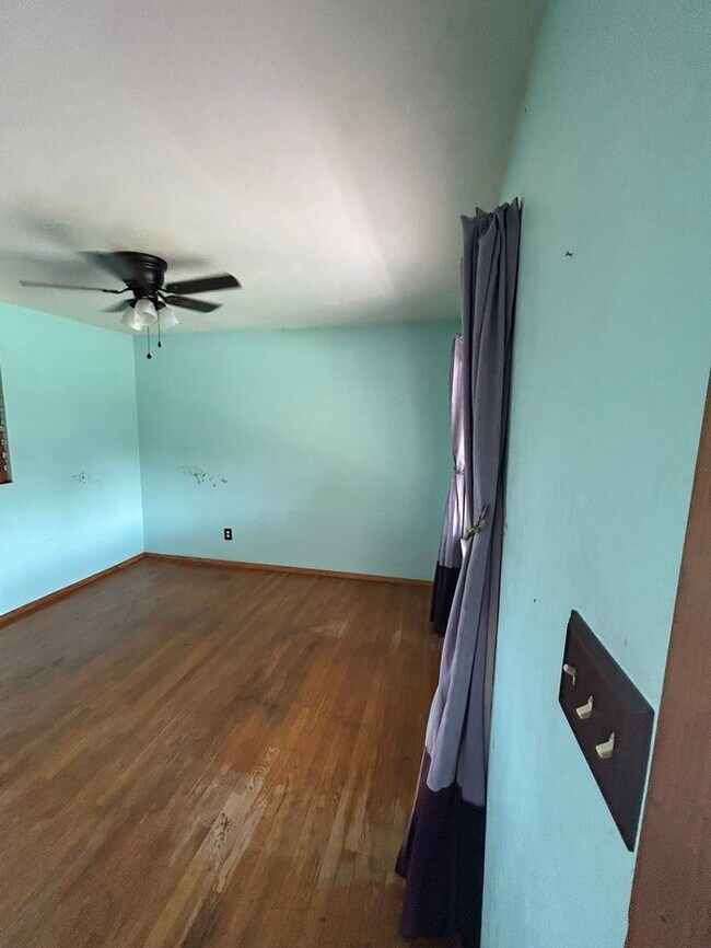 Foto del edificio - 2611 Meadowlane Dr
