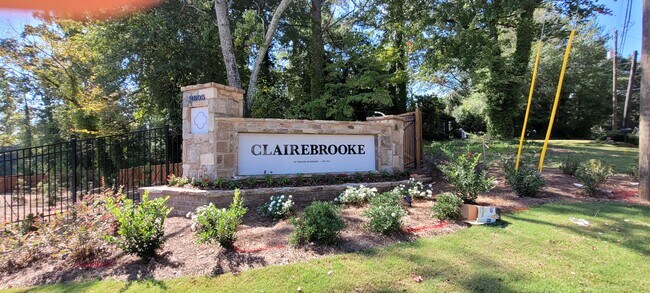Foto del edificio - 3133 Clairebrooke Ave