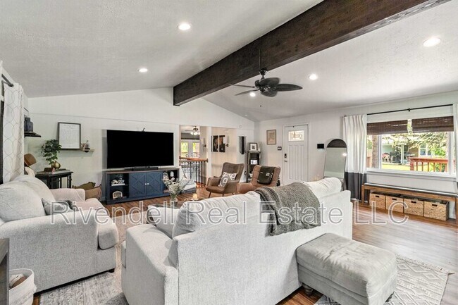 Foto del edificio - 5766 W Elmhurst Dr