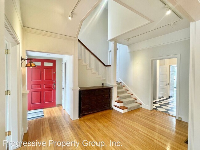 Building Photo - 4 br, 3.5 bath House - 1812 Broadway Unit B