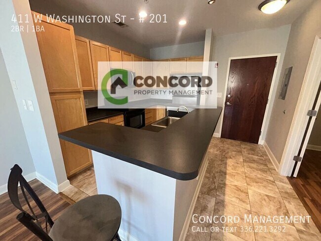 Foto del edificio - 411 W Washington St