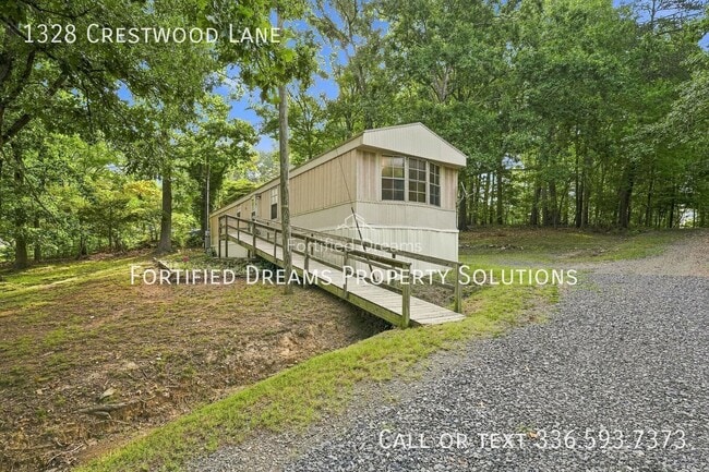 Foto del edificio - 1328 Crestwood Ln