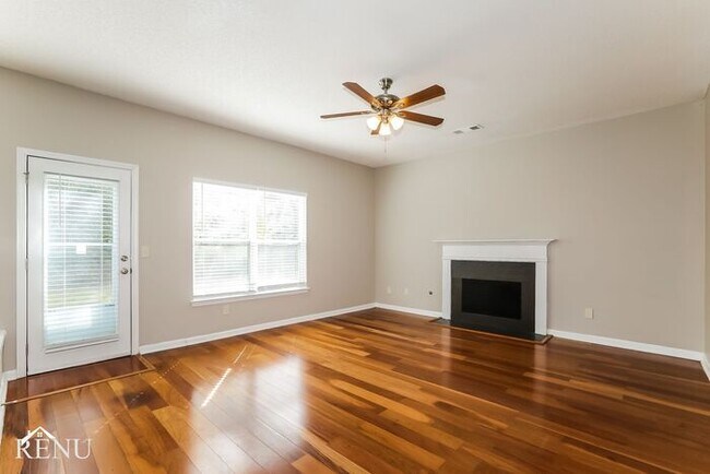 Building Photo - 4975 Notting Glen SW