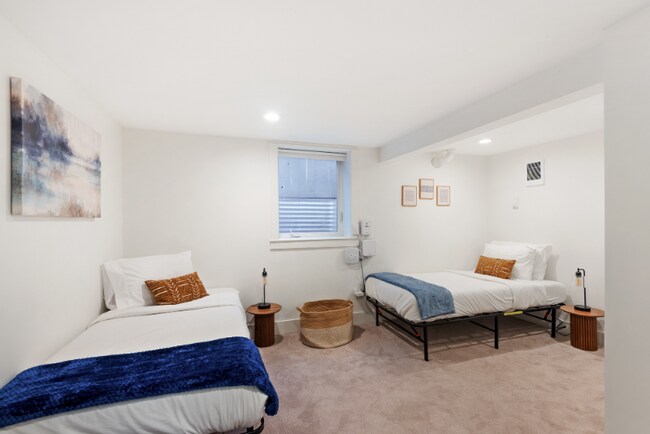 Foto del edificio - 9438 N Portsmouth Ave